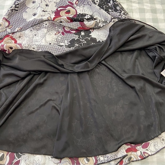 Reitmans new midi dress sleeveless black white red contemporary v neck jersey - Picture 9 of 16